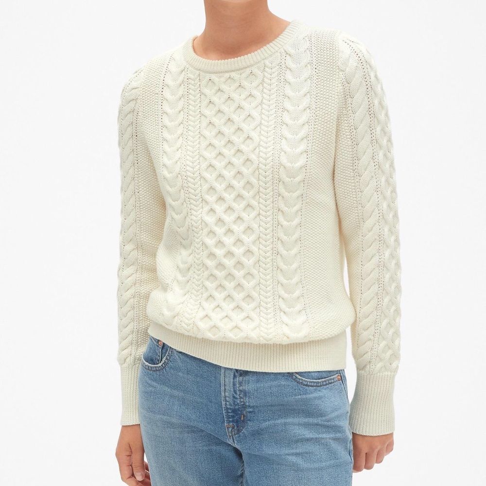 {Gap} white knit sweater